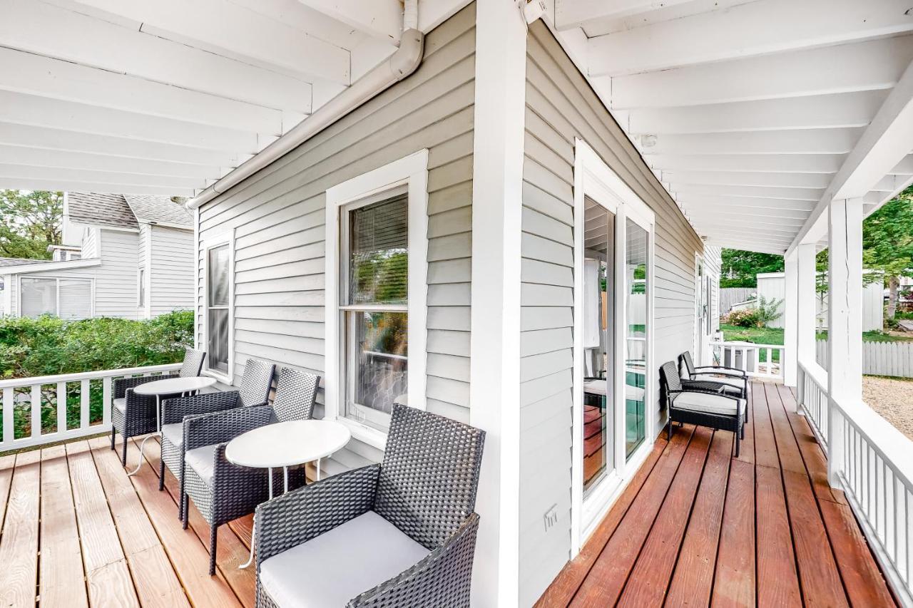 Oak Bluffs Cottage Екстер'єр фото